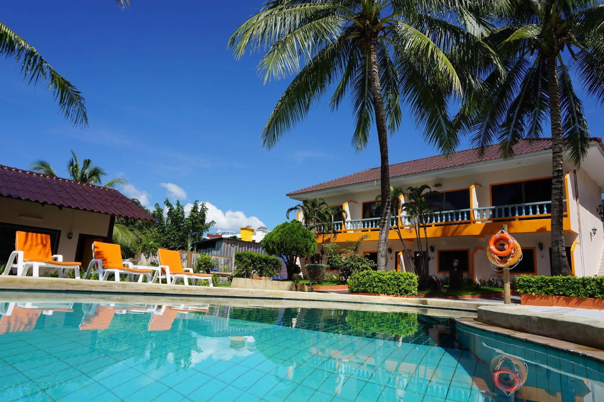 Club Coconut Resort Patong Buitenkant foto